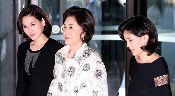 Samsung chairman’s wife emerges as key person in succession scenario