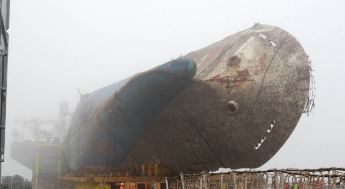 More transporter vehicles to be deployed to move Sewol ferry on land