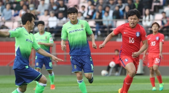 Coach of Asian club football champs gives advice to Korean U-20 team