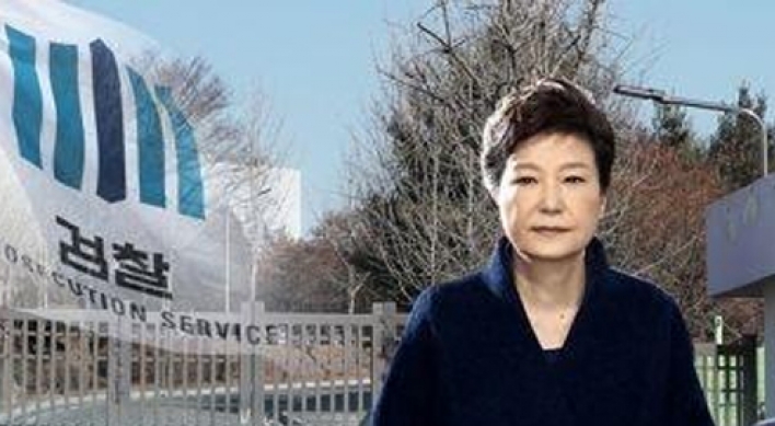 Park's lawyer denies all corruption charges at first hearing