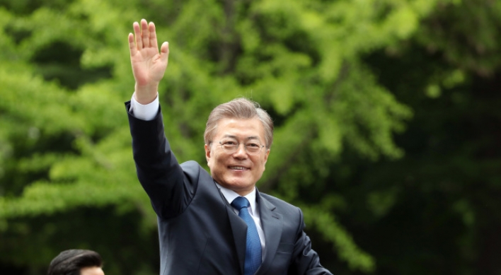[Moon in Office] Will Moon Jae-in remove overregulation to spur new ICT growth?