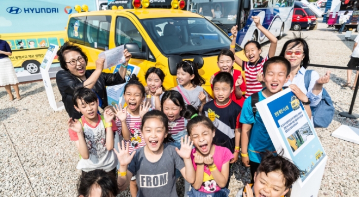 [Photo News] Hyundai Motor donates school buses to welfare institutions