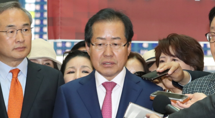 Hong Joon-pyo returns home to vie for conservative leadership