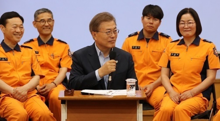 Moon reaffirms promise to support firefighters