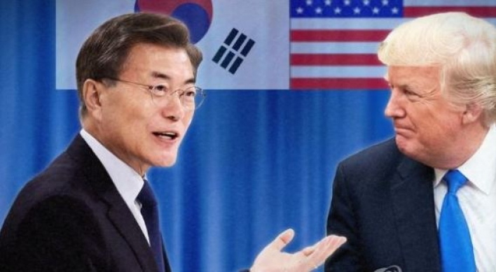 Moon seeks advice from former ambassadors ahead of meeting with Trump