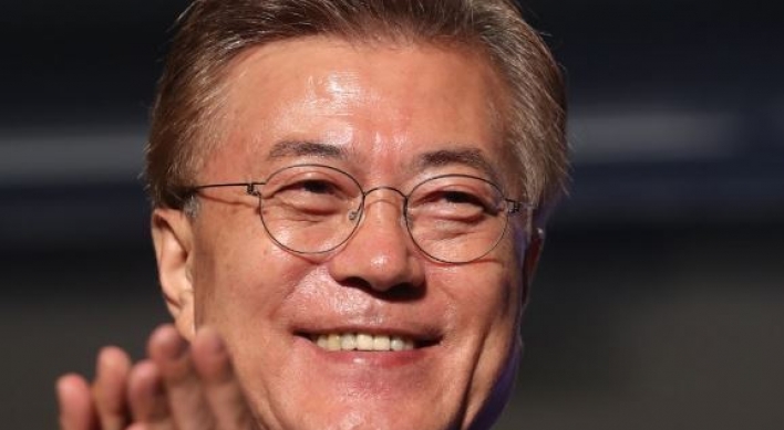 Moon's approval rating continues to hover over 80% in latest poll