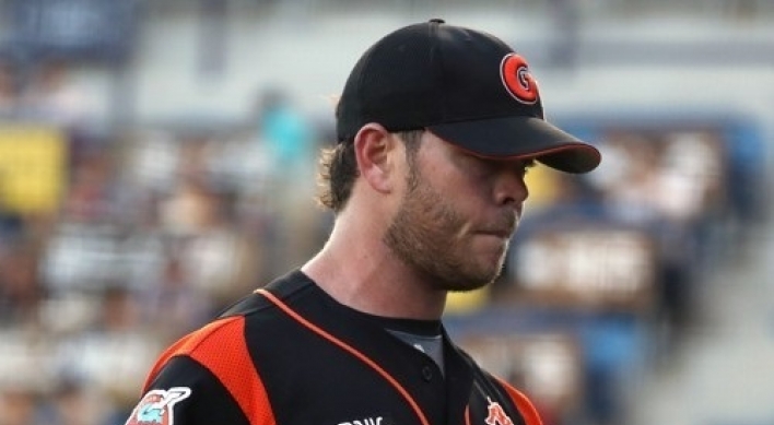 Lotte Giants release struggling pitcher Additon