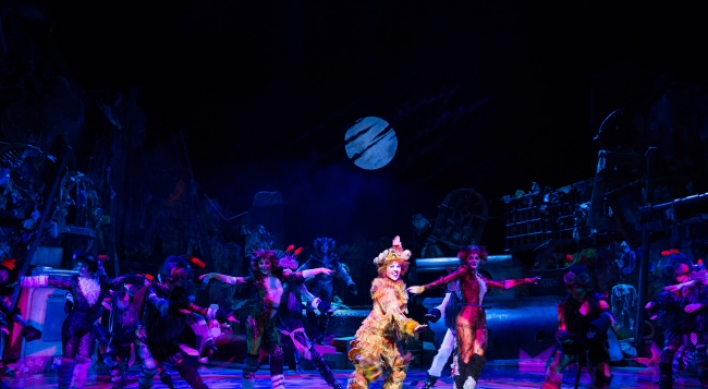 [Herald Review] Minor touch-ups, familiar formula make for major fun in 'Cats'