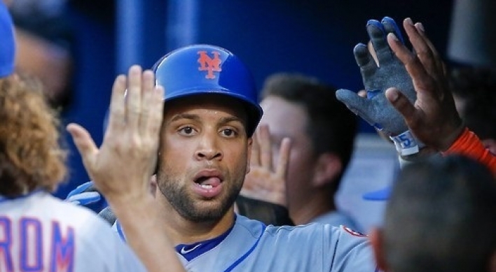 Ex-big leaguer James Loney joins Korean club