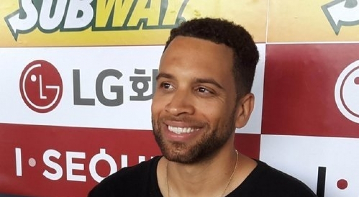 Ex-MLB player James Loney expects to play 'at a high level' in Korea