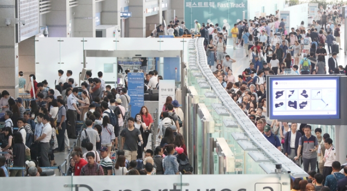 Record number of Koreans travel to Japan in H1