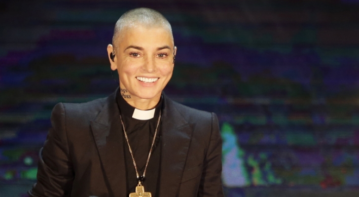 Sinead O'Connor pleads for help, says she's living in motel