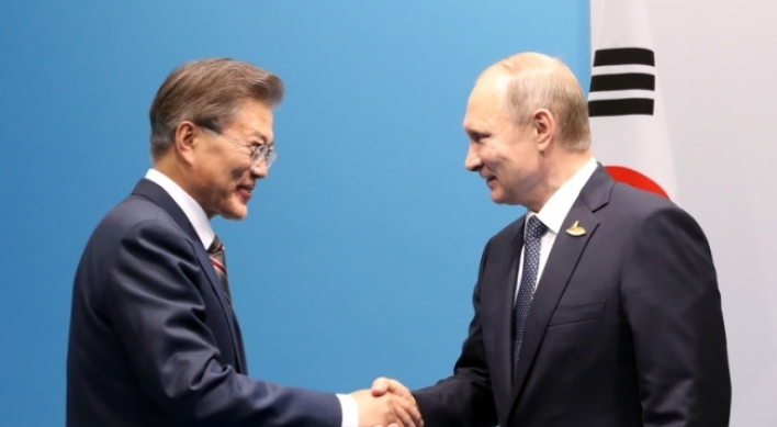 Moon to hold summit with Putin in Vladivostok next month