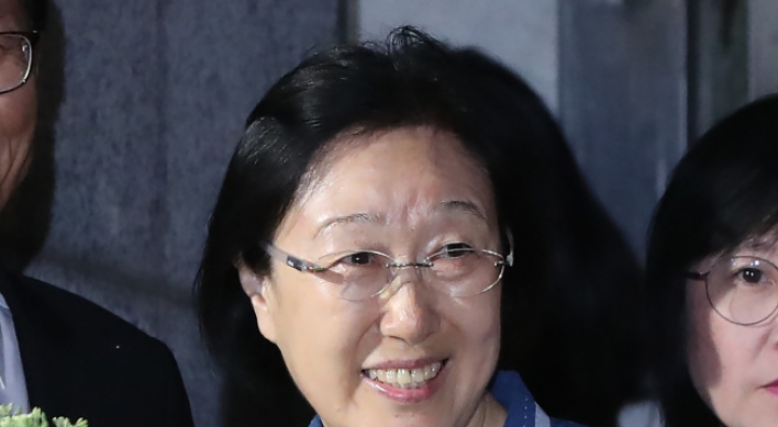 [Newsmaker] Former PM Han released after 2-year sentence