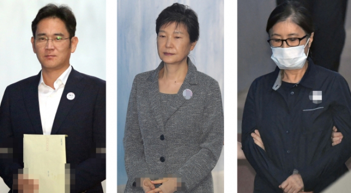 [Newsmaker] What does jailing of Samsung heir mean for ex-president Park?