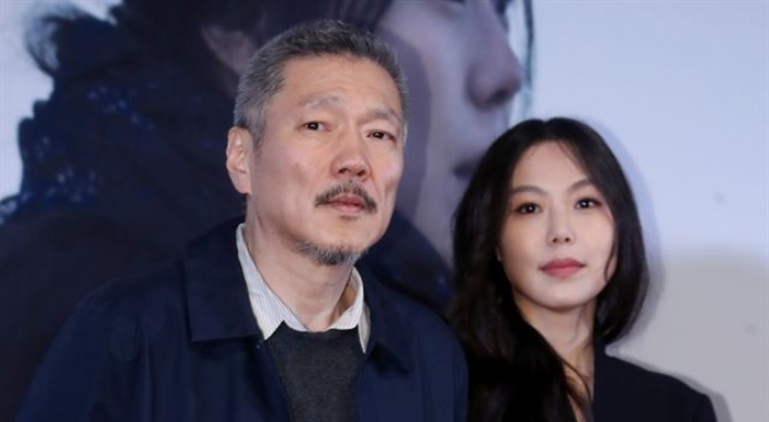 Director Hong Sang-soo making new film with actress Kim Min-hee