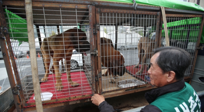 [Newsmaker] Farmers, animal rights groups clash at pro-dog meat trade rally