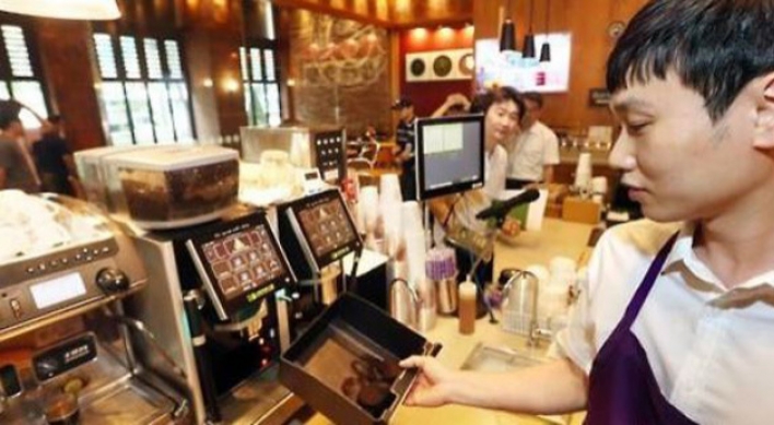 Starting coffee shops gains popularity among young people