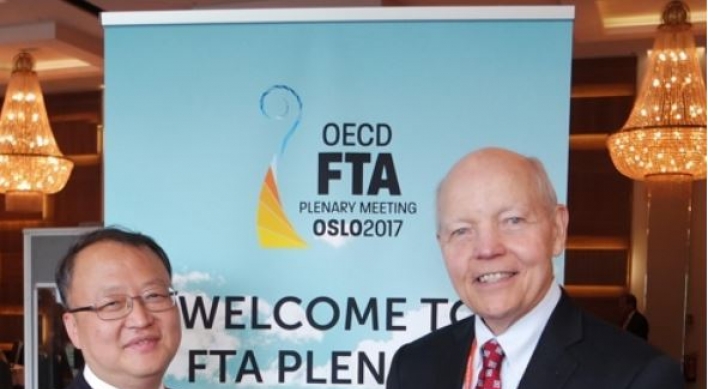 Top tax official attends OECD meeting