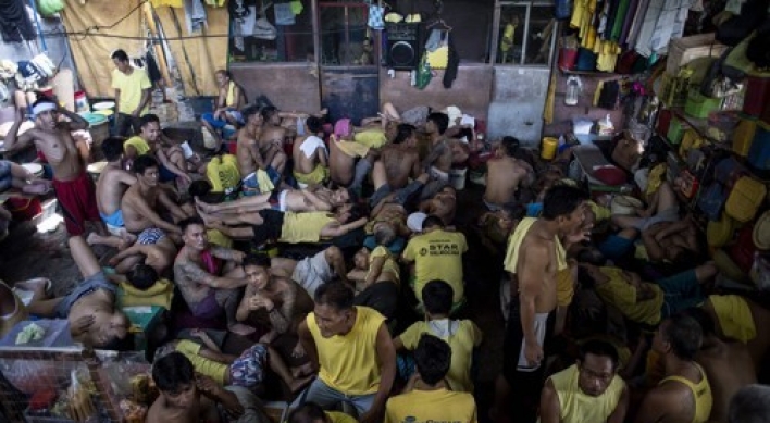 '마약과 전쟁'에 발 디딜 틈 없는 필리핀 감옥…
