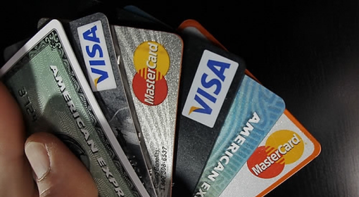 More than 10 mln S. Koreans swipe credit cards overseas