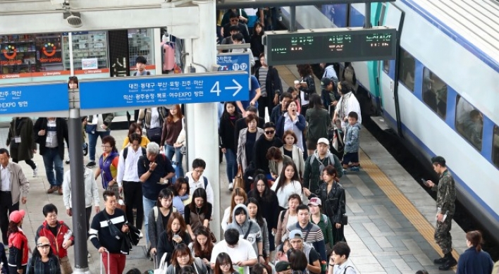 [Photo News] Koreans return home as 10-day holiday comes to a close