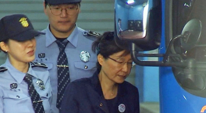 Court extends detention of ex-President Park