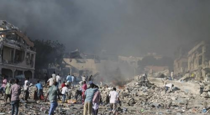 소말리아 수도서 최악의 연쇄 폭탄 테러…