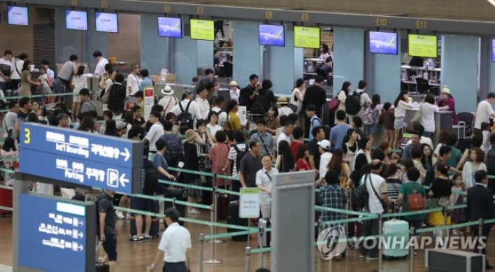South Koreans switch travel destination to Japan in record number