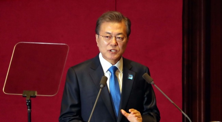 Moon says no nukes in South Korea