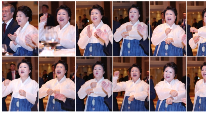 [PyeongChang 2018] Korea’s first lady dances to ‘PyeongChang Style’