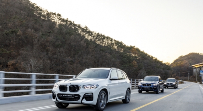 [Behind the Wheel] BMW X3 returns with enhanced stability, speed