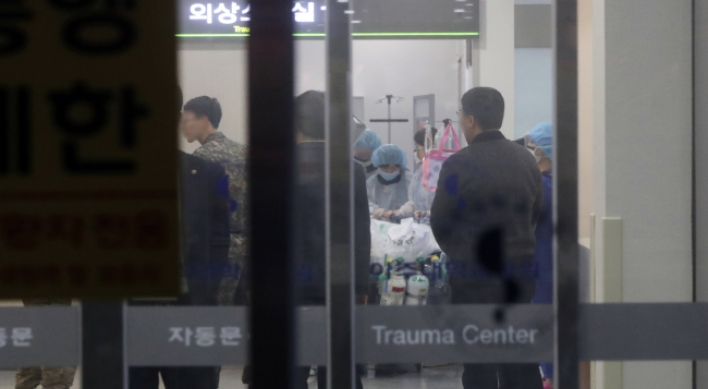 NK soldier suffering from pneumonia and blood poisoning: report