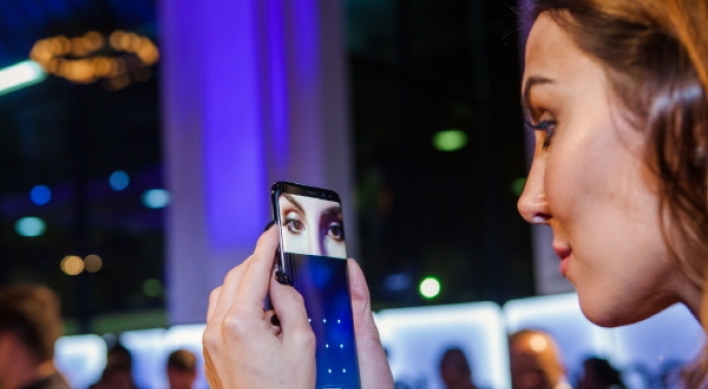 Samsung to improve Galaxy S9 iris scanner: source