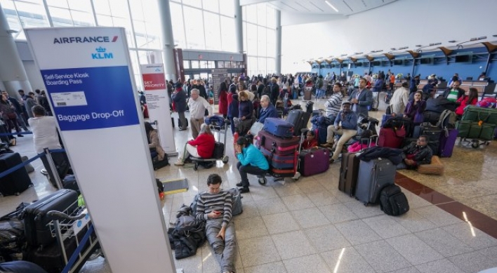 Power outage halts flights at Atlanta international airport