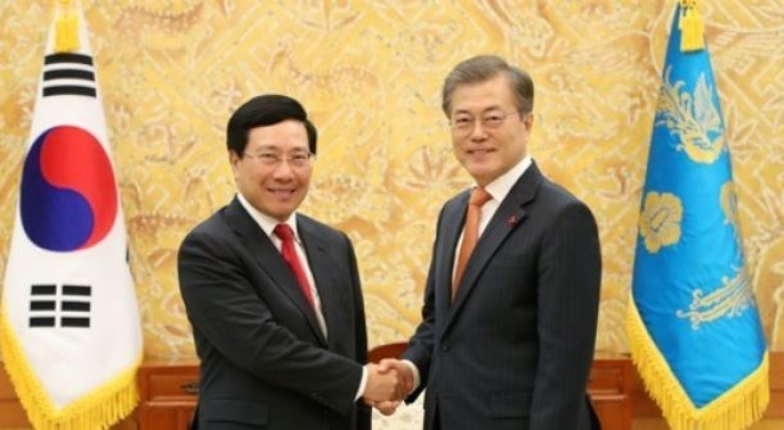 Korean president calls for enhanced ties with Vietnam
