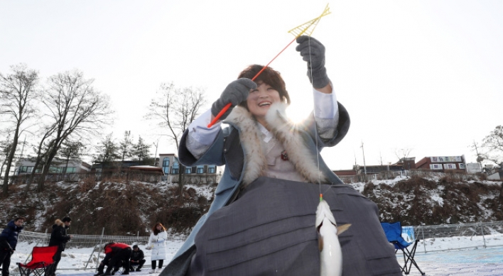 [Photo News] Trout fishing festival