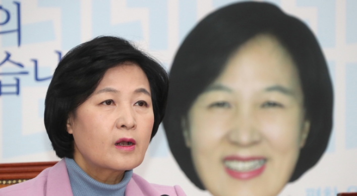 Ruling party chief presses ex-President Lee to explain corruption allegations