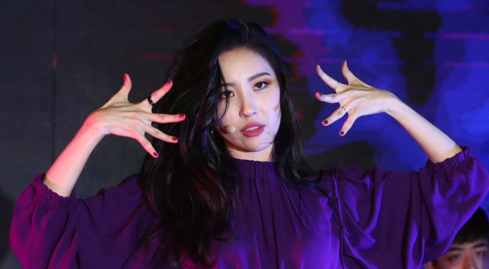 Sunmi returns with ‘Heroine,’ backstory of ‘Gashina’