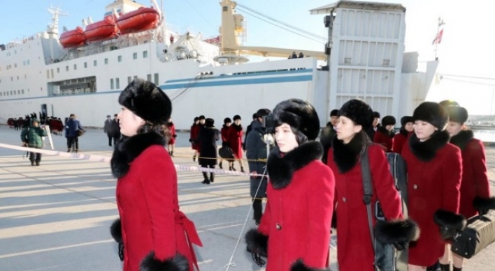 NK asks S. Korea to offer fuel for ship that carried art troupe