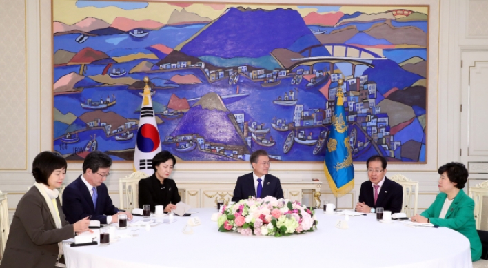 Moon stresses cooperation with US, no concessions for talks