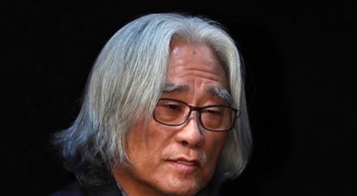 [Newsmaker] Police raided theatrical director Lee's properties in sex assault probe: official