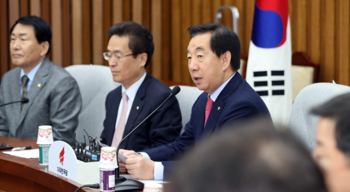 Opposition parties rail against Moon's added pressure over constitutional change