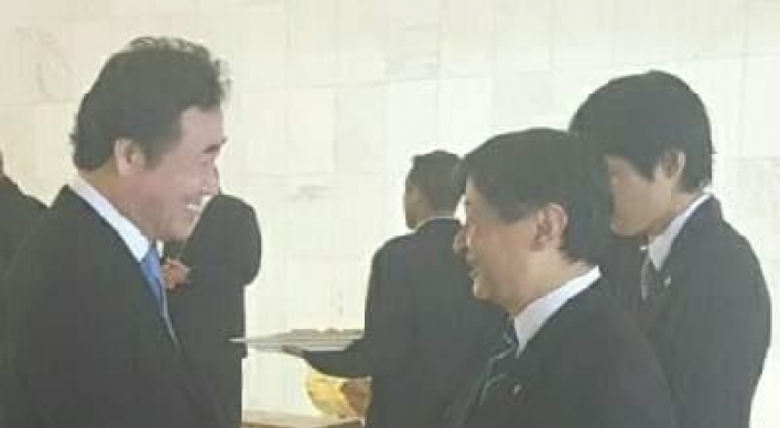 Korean PM has brief encounter with Japan's crown prince