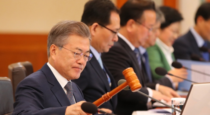 Moon seeks ‘direct democracy’ though Constitution amendment