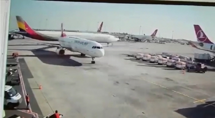 Asiana plane has collision in Istanbul Airport