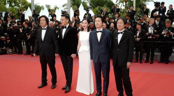 Lee Chang-dong's 'Burning' sold to over 100 countries at Cannes