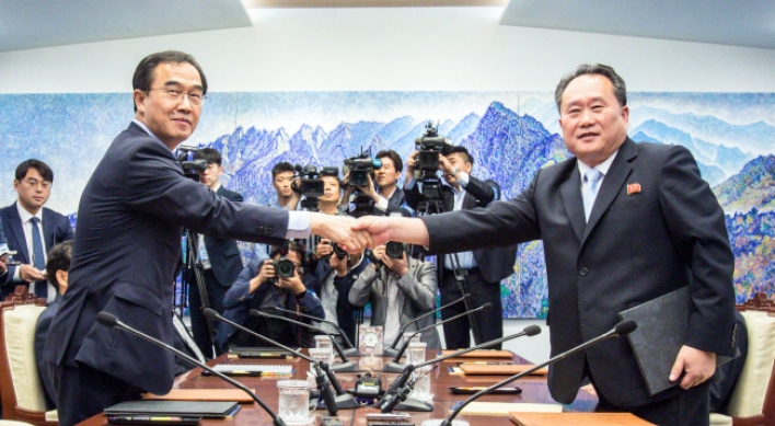 Koreas agree to hold military talks, Red Cross meeting this month