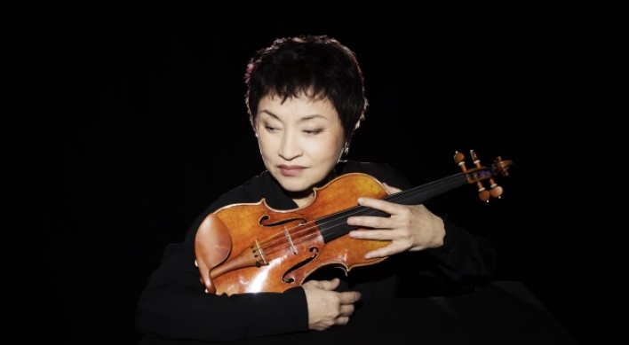 Violinist Chung Kyung-wha expresses confidence with choice of violin
