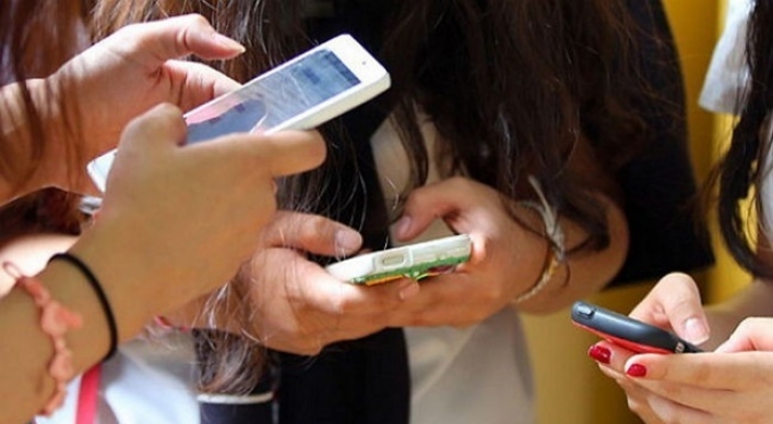Girls more prone to smartphone addiction than boys: study